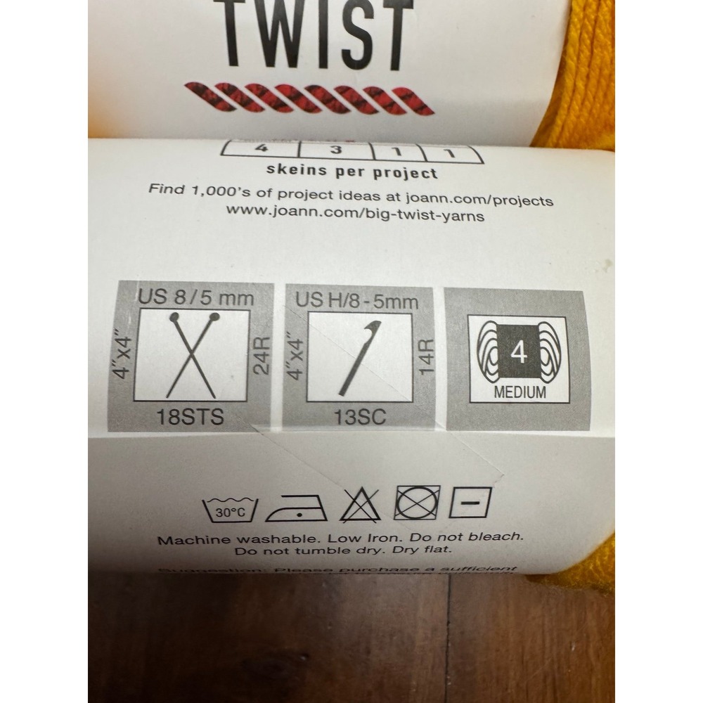 Big twist Value varsity gold 2‎ skeins - Picture 4 of 6